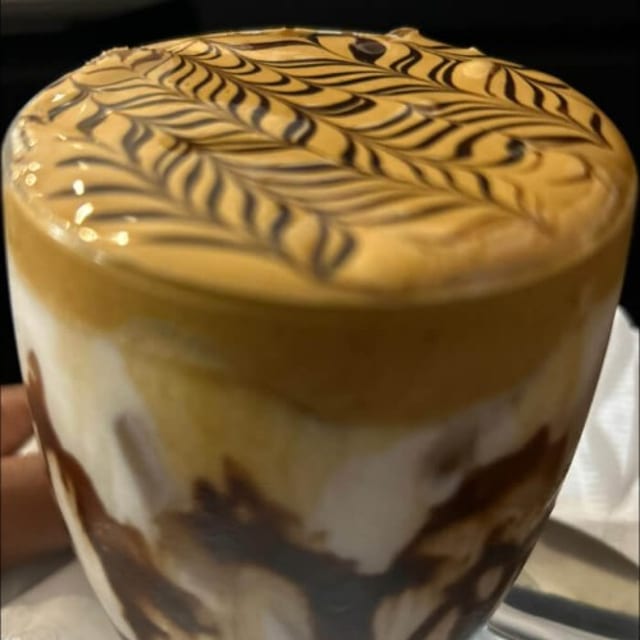 Dalgona Coffee.